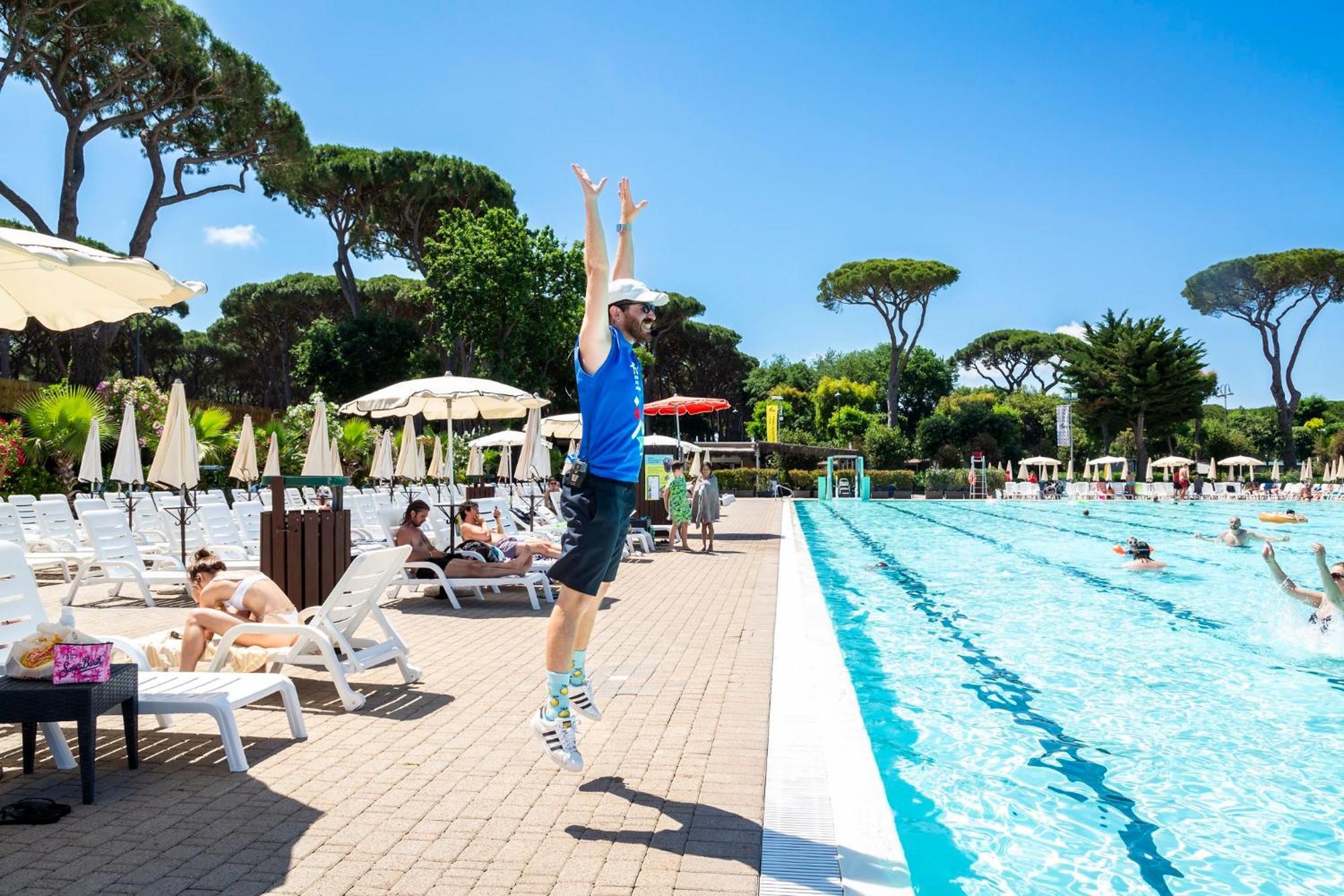 Hu Park Albatros Village Holiday park 3*