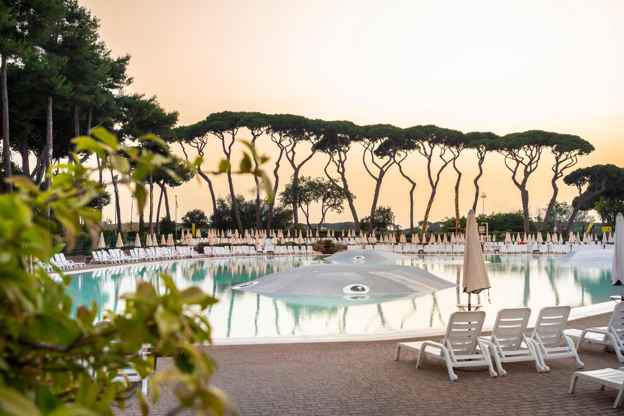 Hu Park Albatros Village 3*