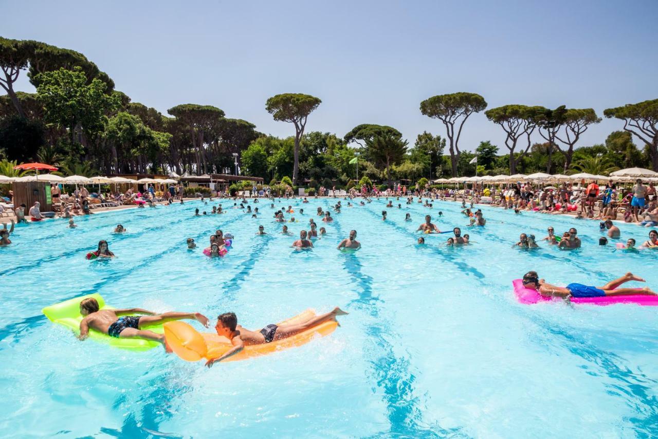 Hu Park Albatros Village Holiday park 3*